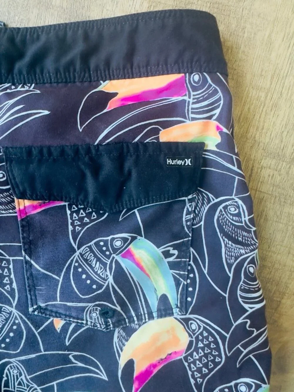 Hurley boys Board Shorts Teen Board Short Tropical Toucan Print Size 16/28 Swim
